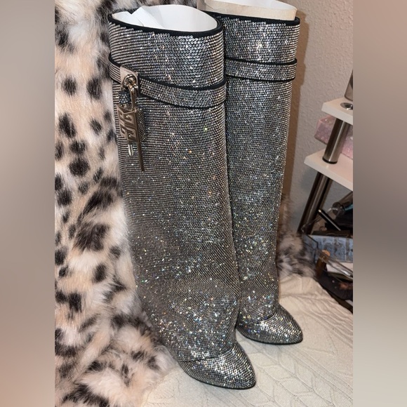 Givenchy Shoes - ✨Givenchy-Shark Lock Boots Wide Fit boots✨PLEASE READ ENTIRE DESCRIPTION‼️